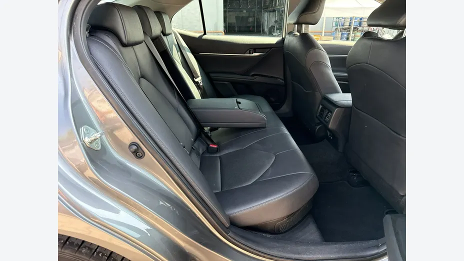 TOYOTA Camry -