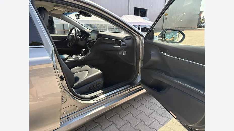 TOYOTA Camry -