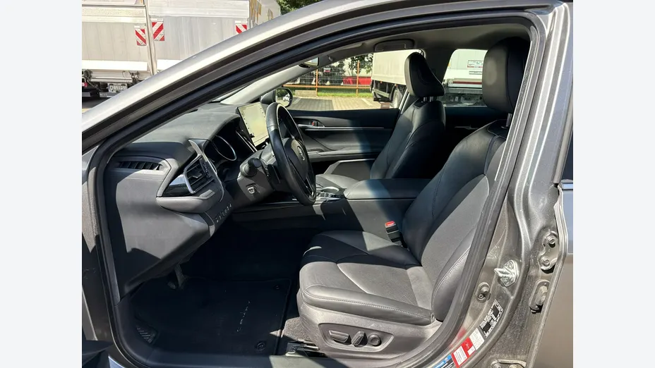 TOYOTA Camry -