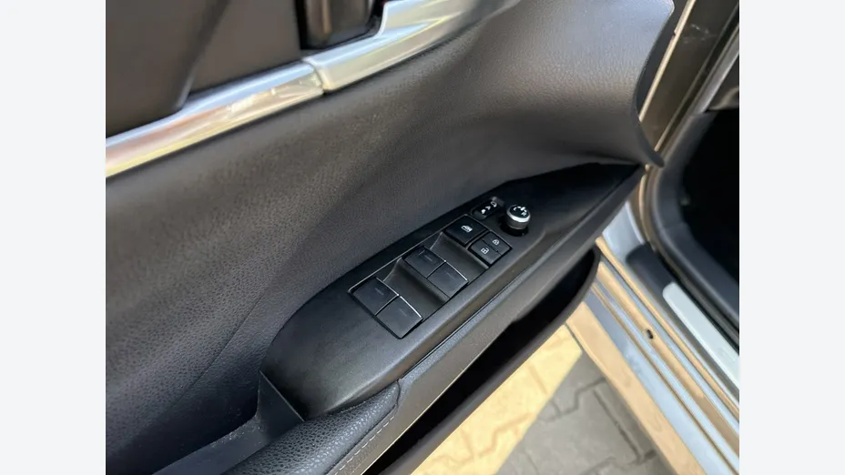 TOYOTA Camry -