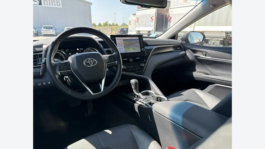 TOYOTA Camry -