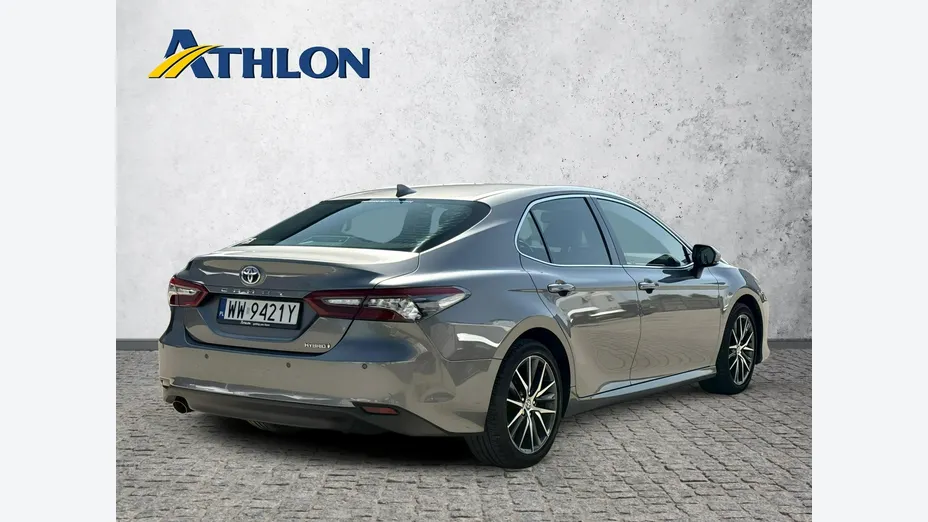TOYOTA Camry -