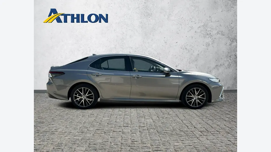 TOYOTA Camry -