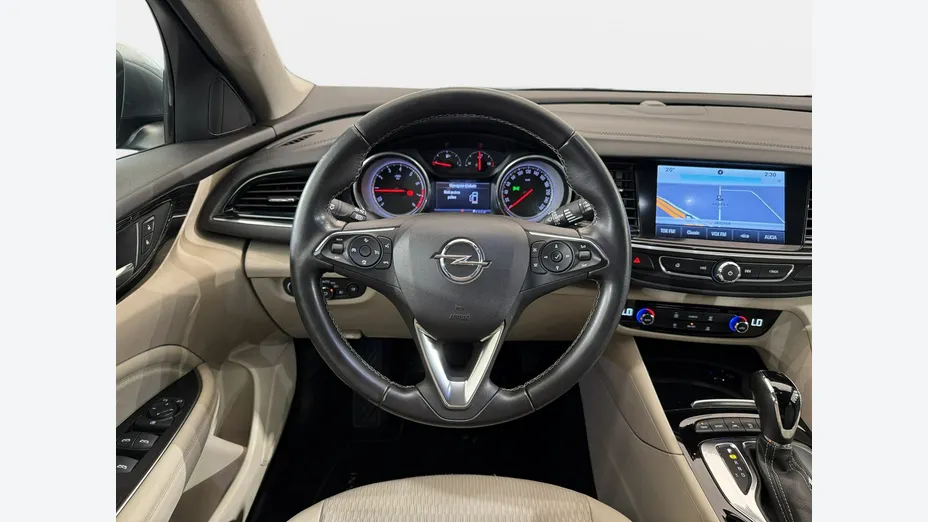 OPEL Insignia -