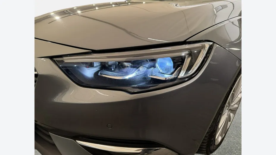 OPEL Insignia -