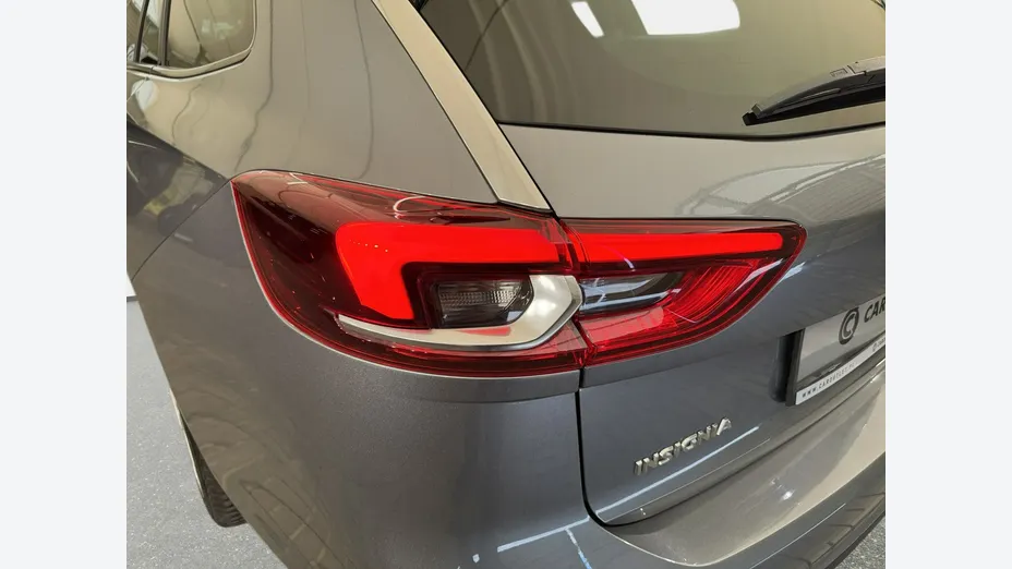 OPEL Insignia -