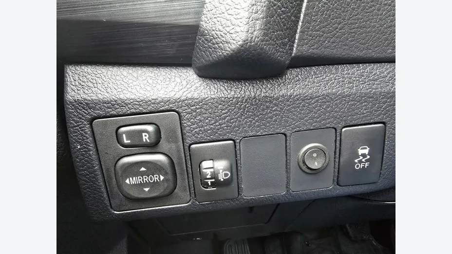 TOYOTA Auris -