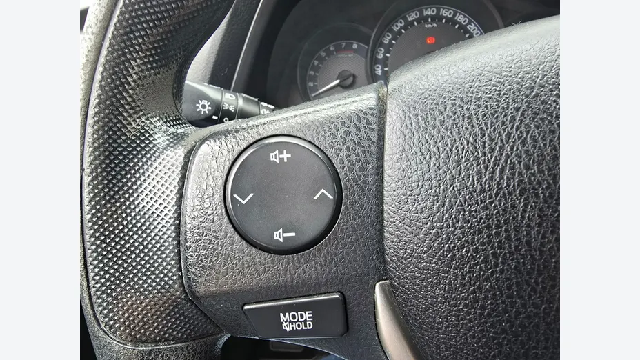 TOYOTA Auris -