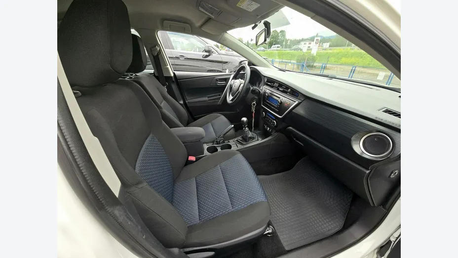 TOYOTA Auris -