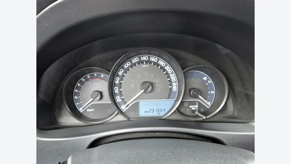 TOYOTA Auris -