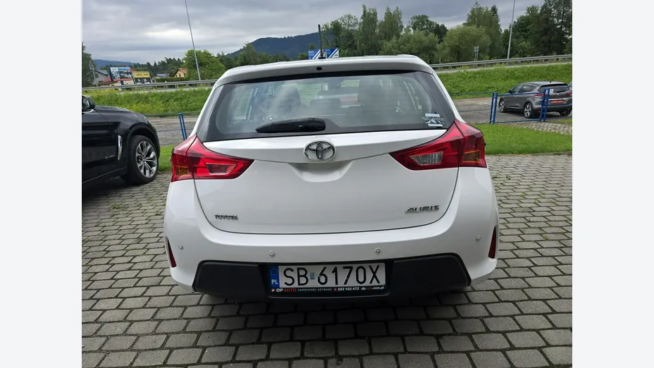 TOYOTA Auris -