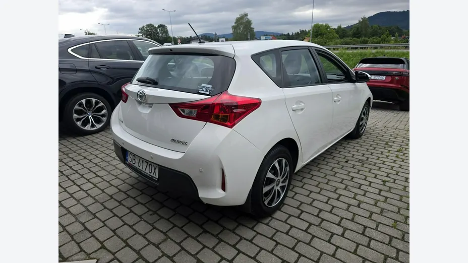 TOYOTA Auris -