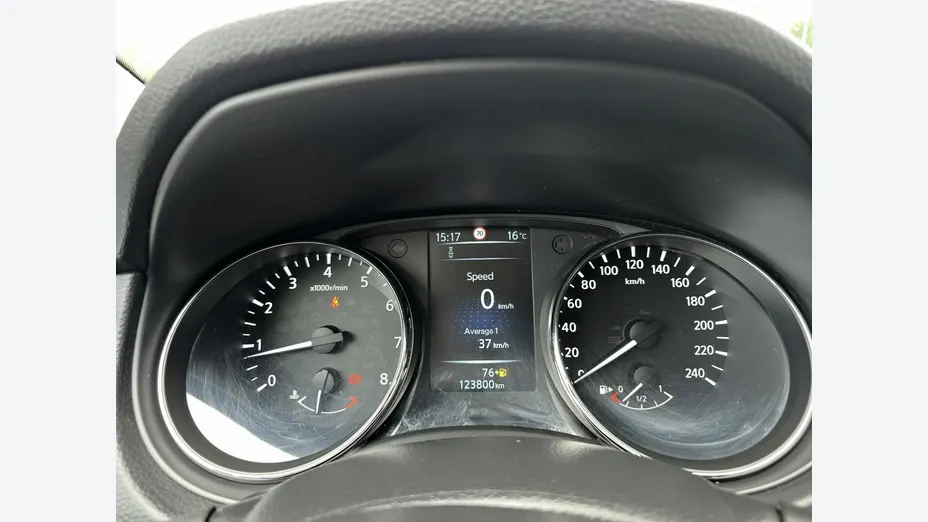 NISSAN Qashqai -