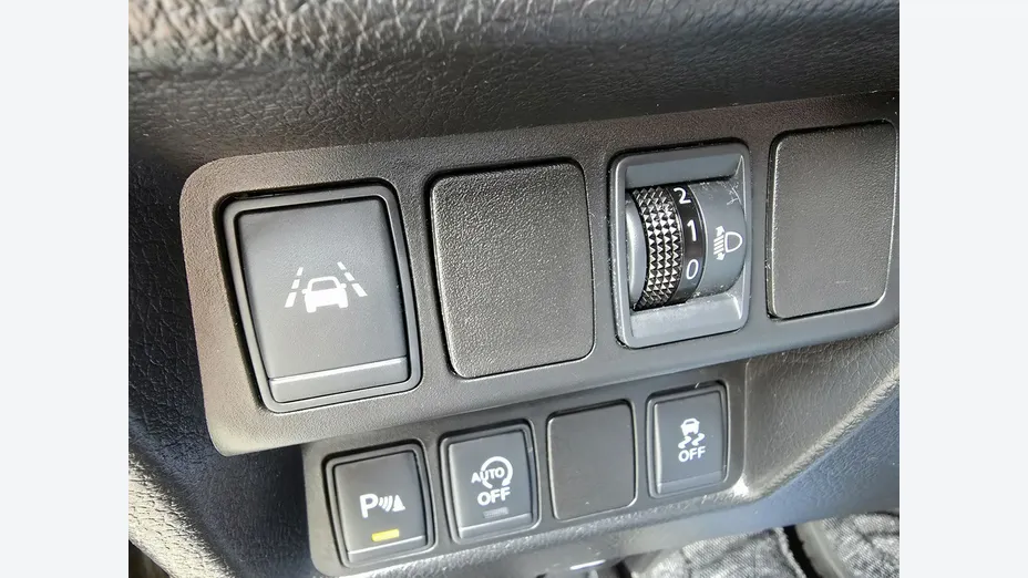 NISSAN Qashqai -