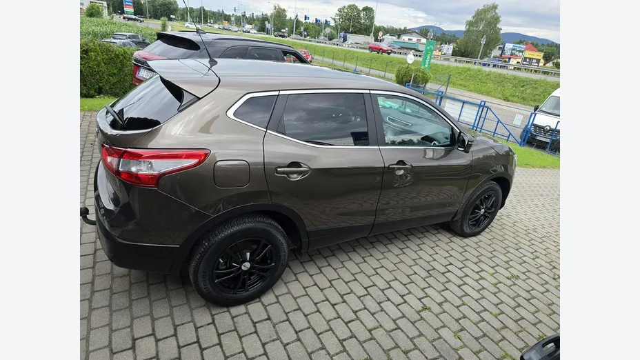 NISSAN Qashqai -