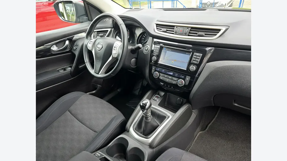 NISSAN Qashqai -