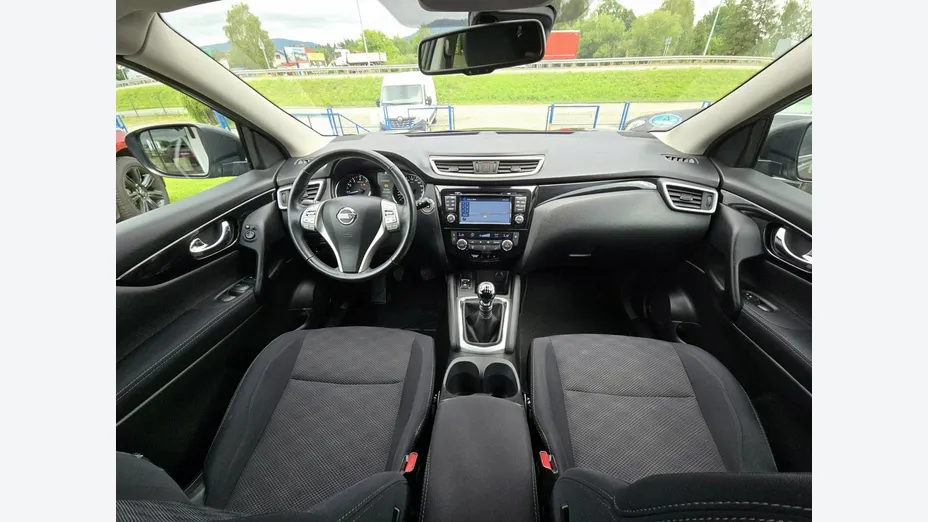 NISSAN Qashqai -