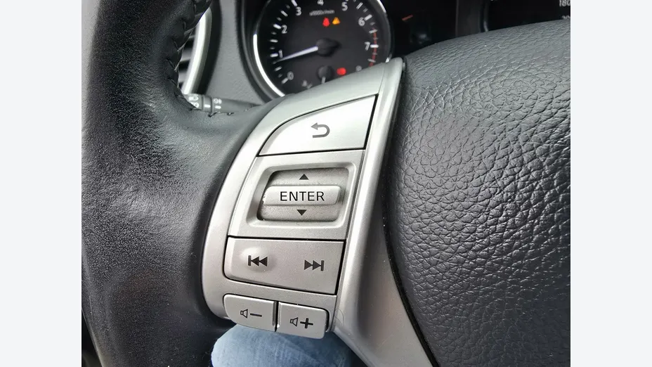 NISSAN Qashqai -