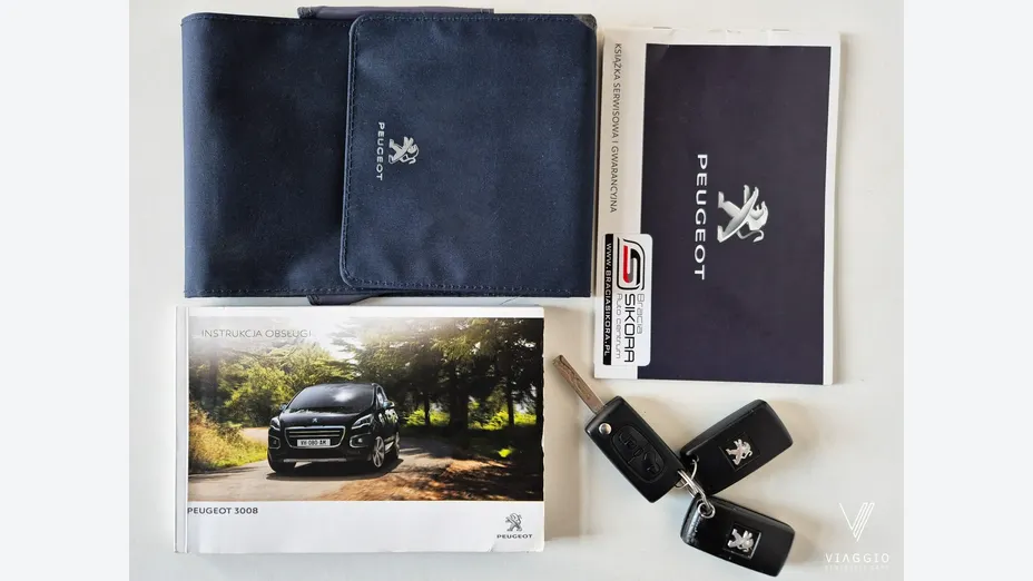 PEUGEOT 3008 -