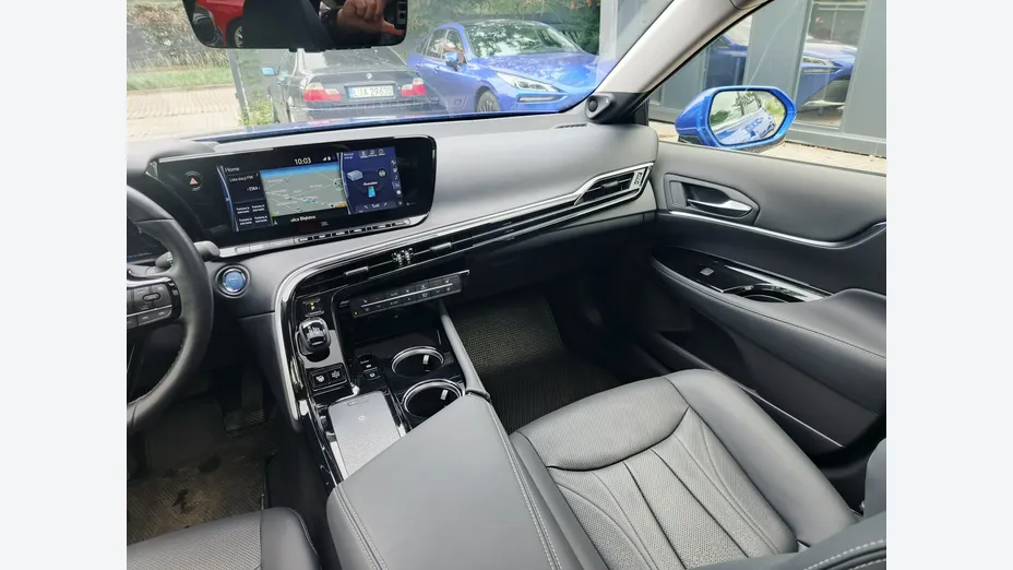 TOYOTA Mirai -