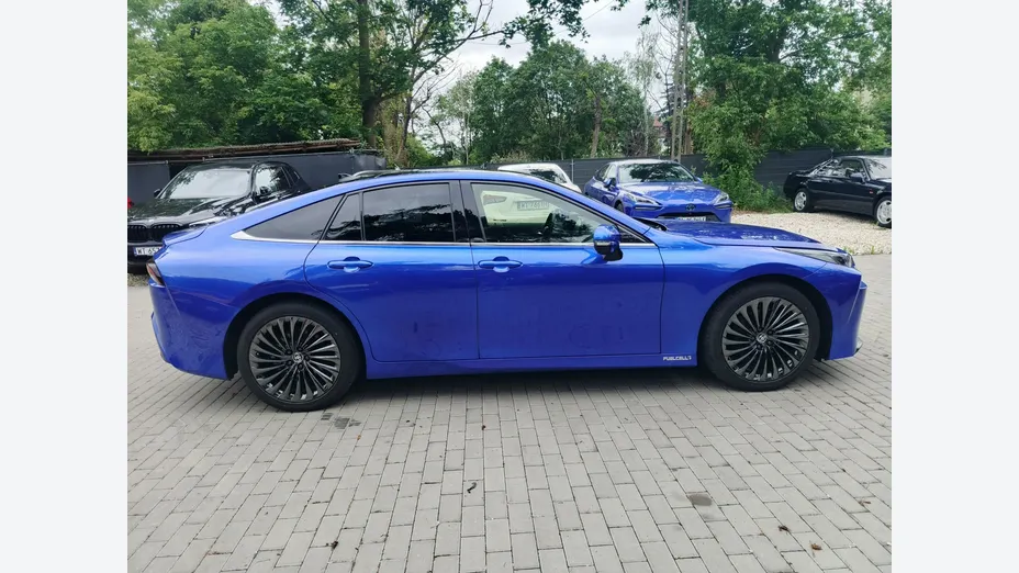 TOYOTA Mirai -