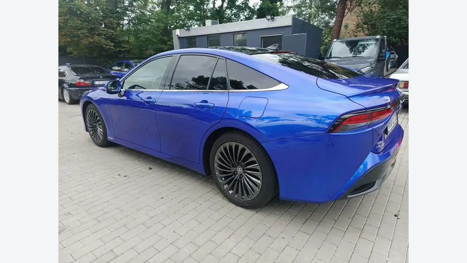 TOYOTA Mirai -