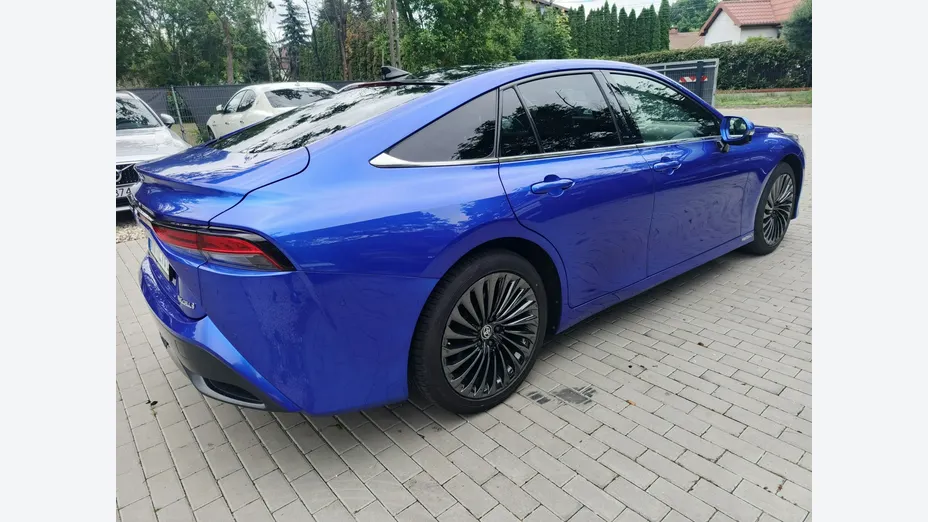 TOYOTA Mirai -