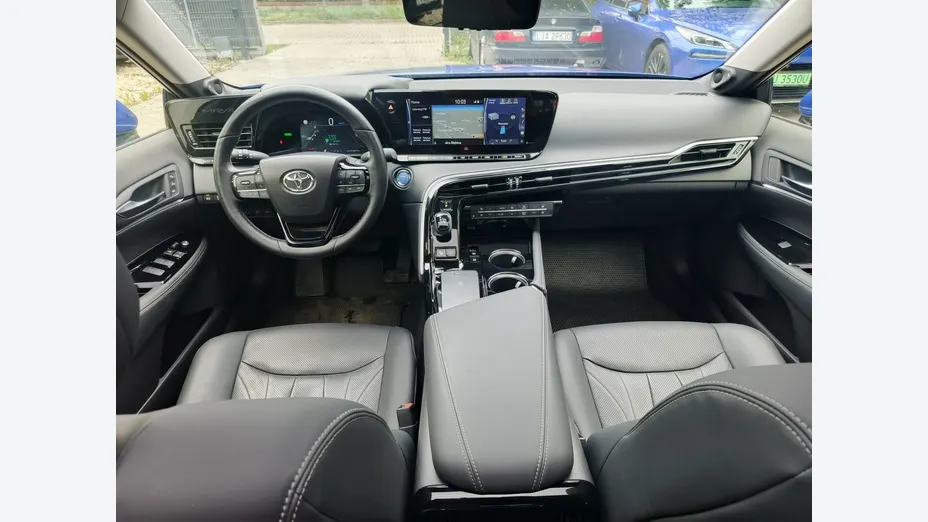 TOYOTA Mirai -