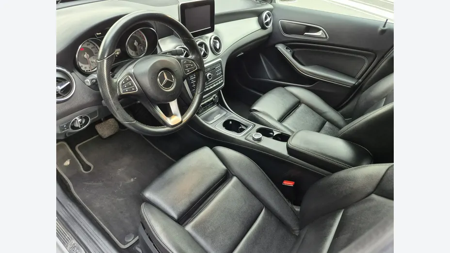 MERCEDES-BENZ GLA -