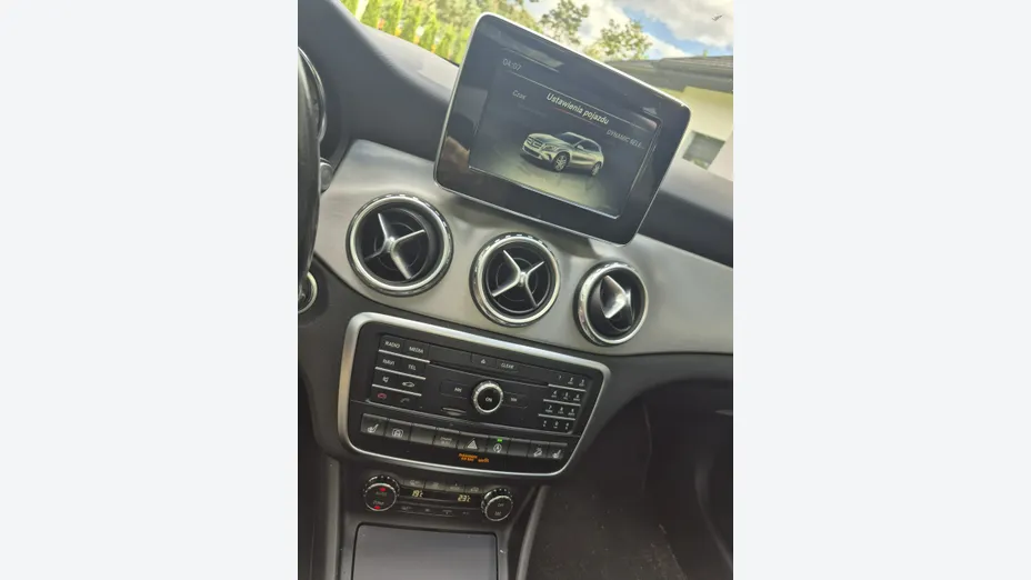 MERCEDES-BENZ GLA -
