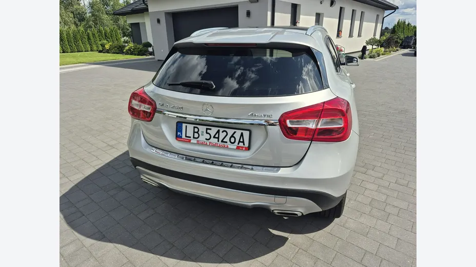 MERCEDES-BENZ GLA -