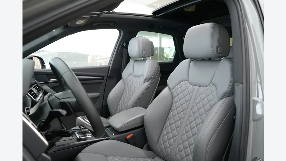 AUDI Q5 -