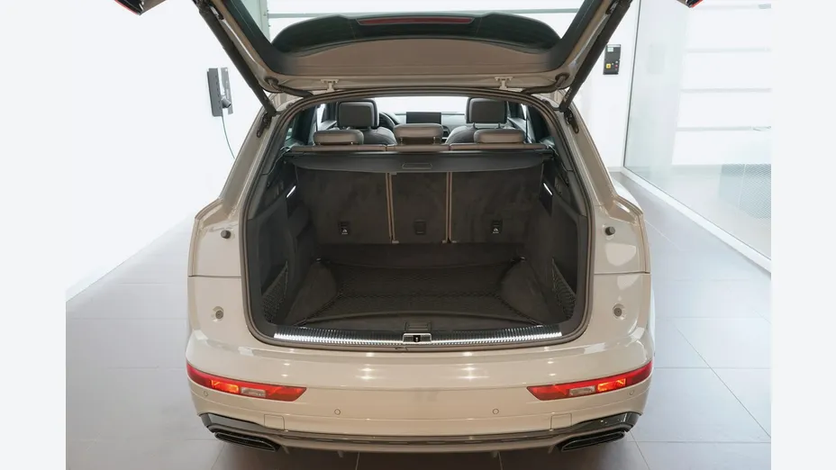 AUDI Q5 -