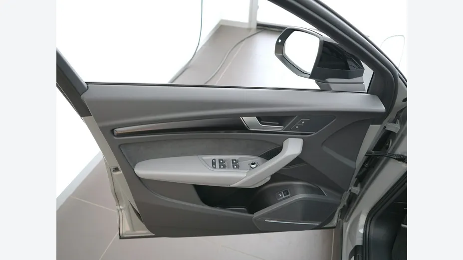 AUDI Q5 -