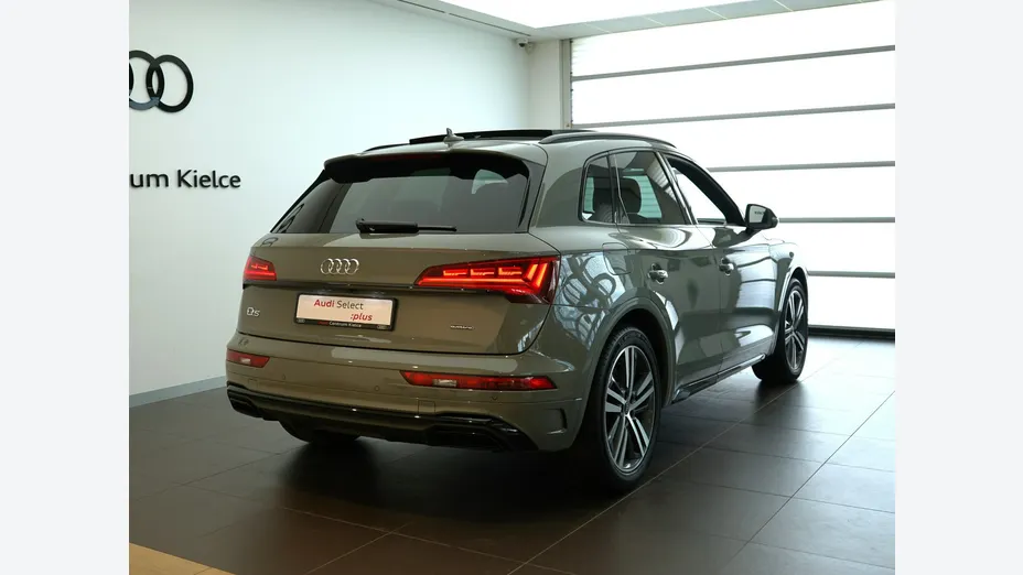 AUDI Q5 -