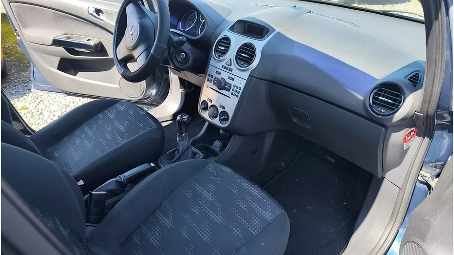 OPEL Corsa -