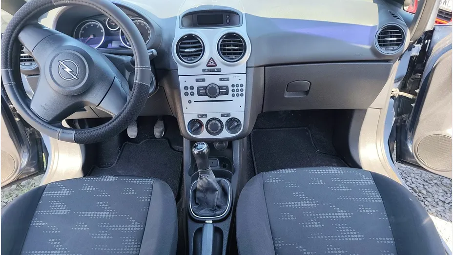 OPEL Corsa -