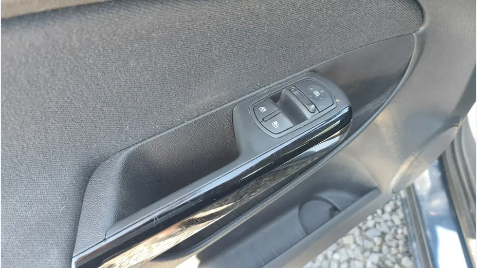 OPEL Corsa -