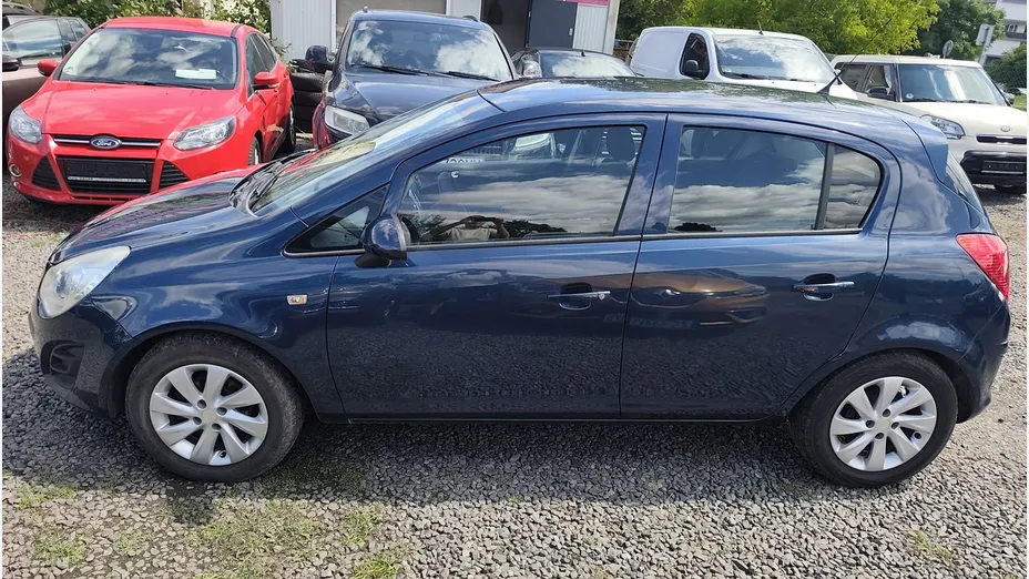 OPEL Corsa -