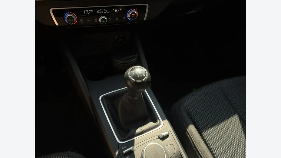 AUDI Q2 -