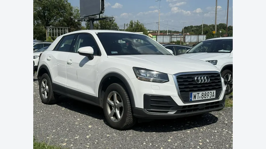 AUDI Q2 -