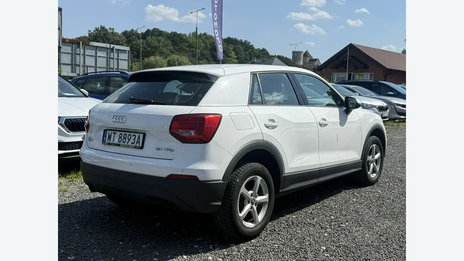 AUDI Q2 -