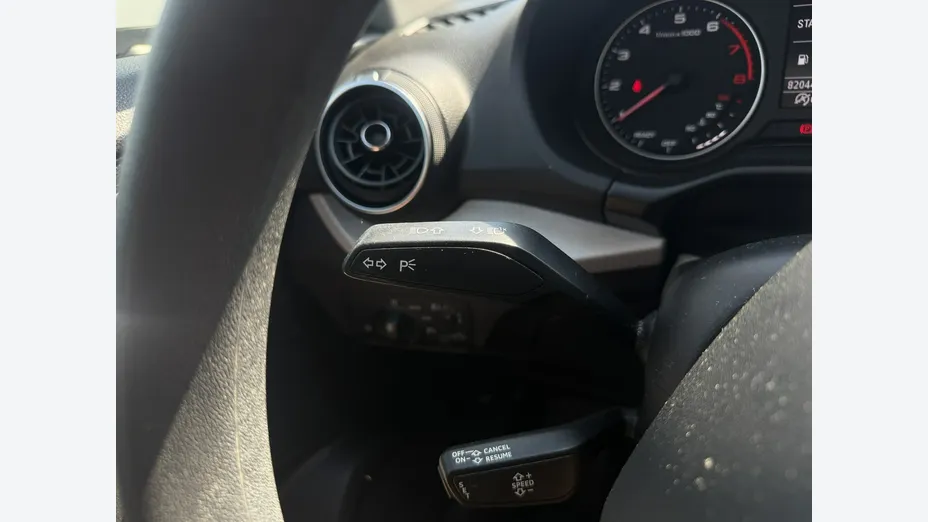 AUDI Q2 -