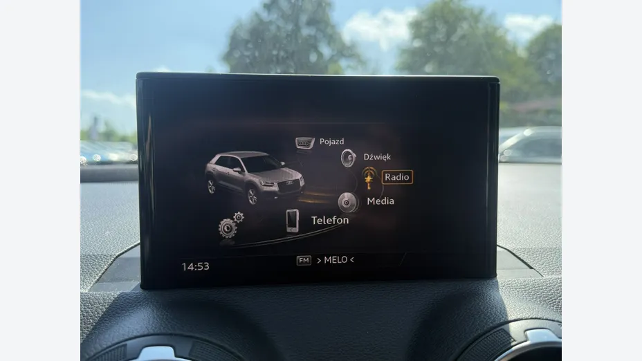 AUDI Q2 -