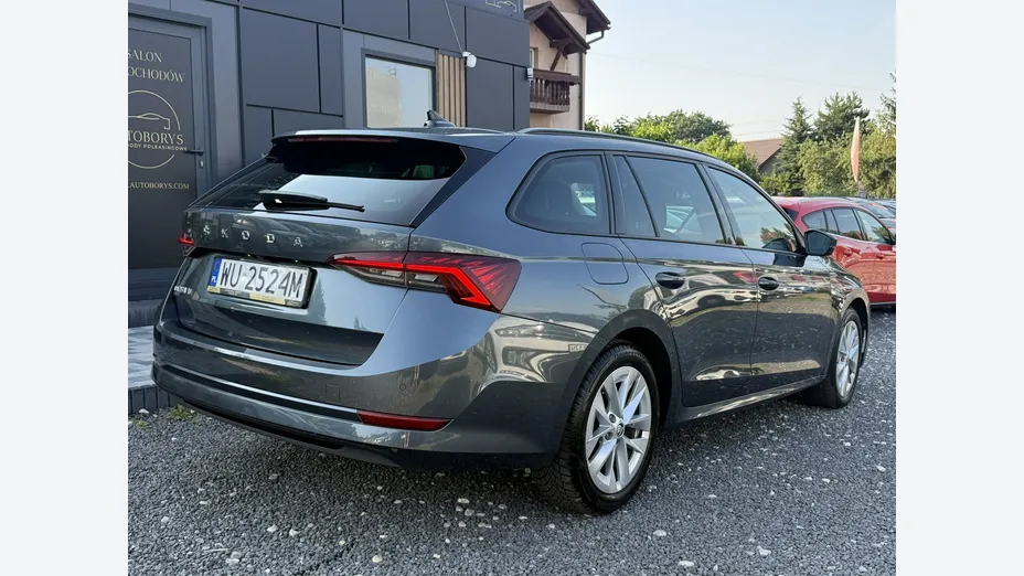 SKODA Octavia -