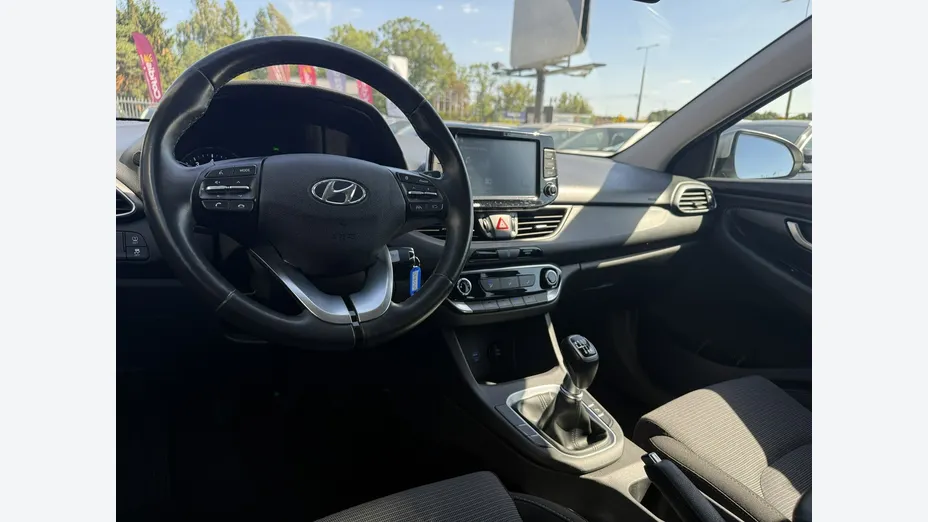 HYUNDAI i30 -