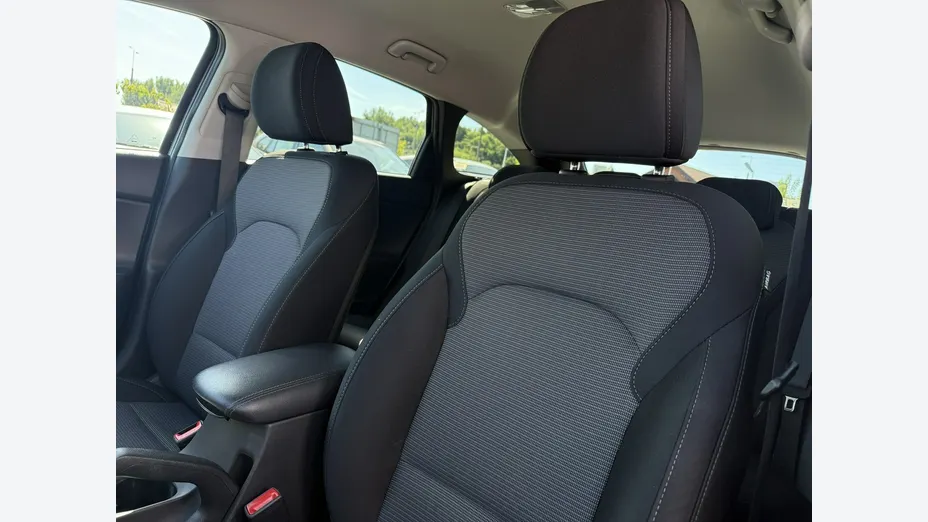 HYUNDAI i30 -
