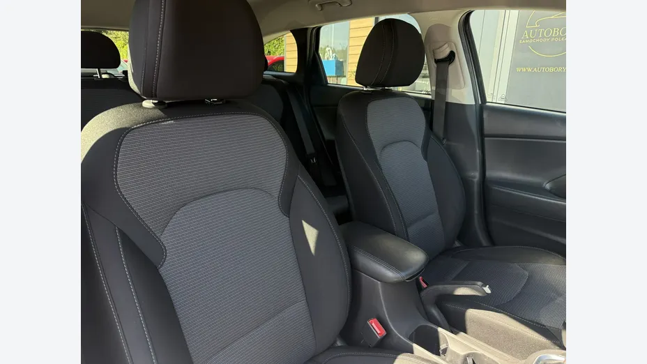 HYUNDAI i30 -