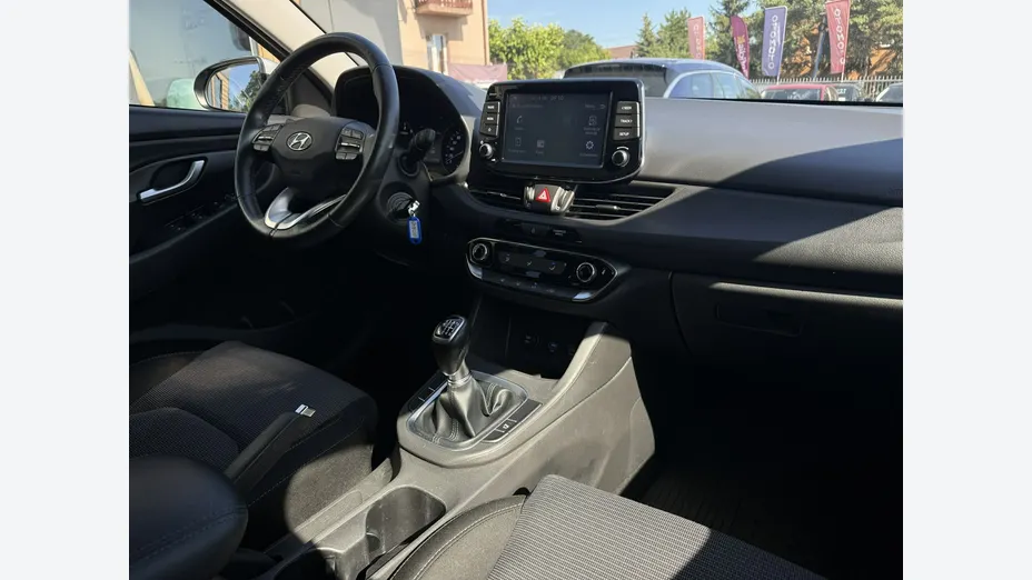 HYUNDAI i30 -