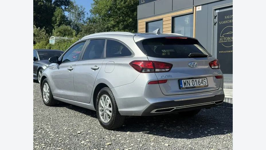 HYUNDAI i30 -